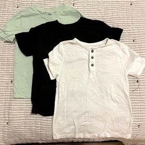 Boys lot of t-shirts 5T Old Navy Garanimals